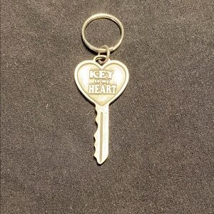Avon Silver Heart Key Holder